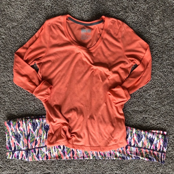 Nike drifit long sleeve top - Picture 1 of 7